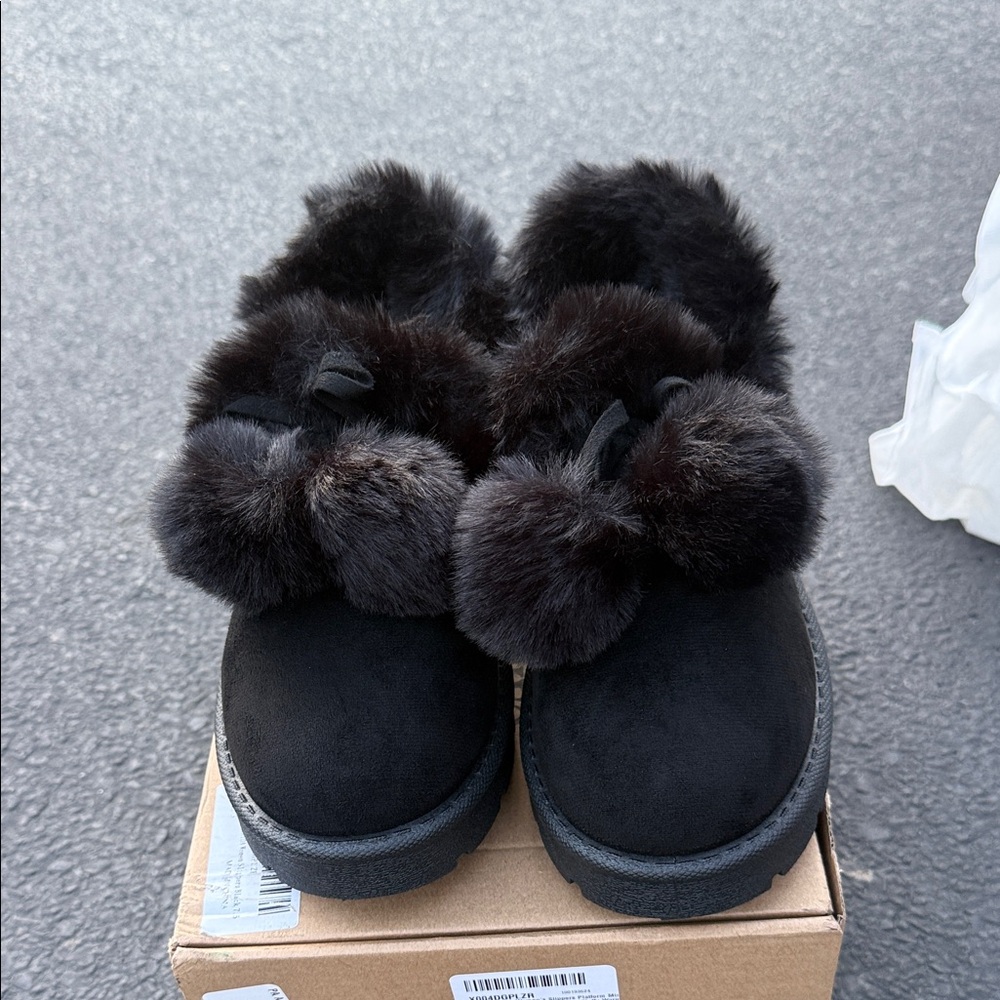 Carlkarida women’s slippers